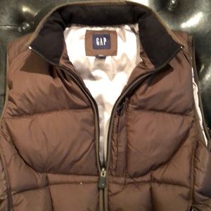 Gap small brown vest